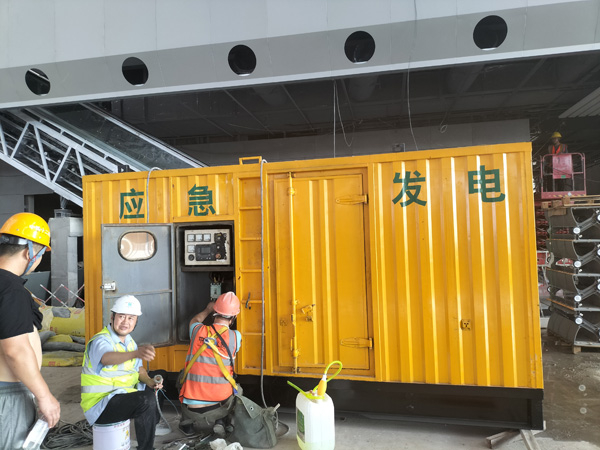 镇康怎样判断空气滤清器是否需要更换？