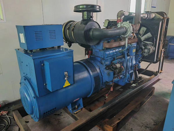 镇康100kW柴油发电机组使用多级机油有哪些优缺点？